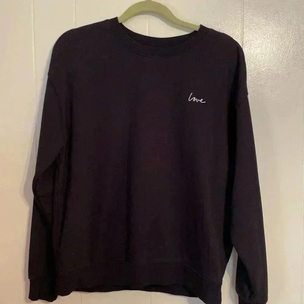 Divided H&M Woman’s Black Sweatshirt With Love on The Front. Size Large.